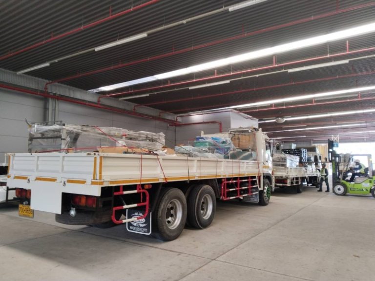 รถหกล้อรับจ้างทั่วไป.com รถหกล้อรับจ้าง รถบรรทุกรับจ้าง 13 u3 IMG 1807